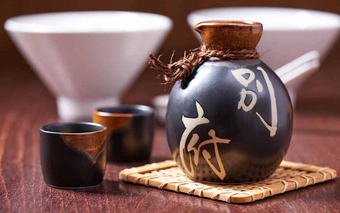 Rượu Thanh Chương Khắc Yến: Hương Vị Tinh Túy Nghệ An